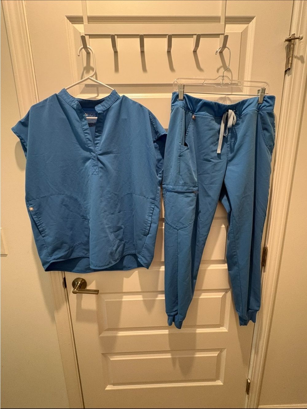 Figs Women’s Sky Blue Scrub Top and Jogger Pants Set